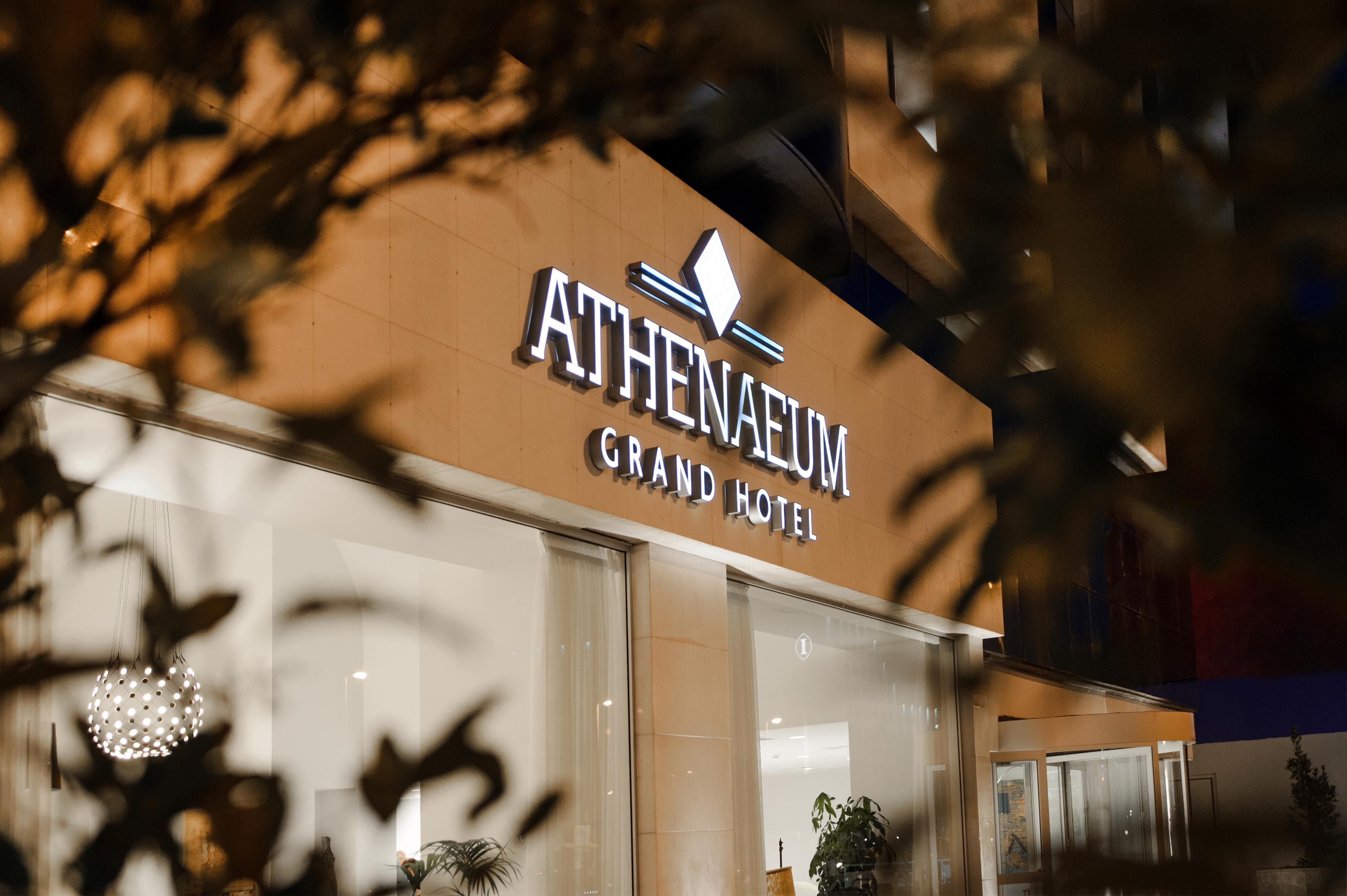 מלון Athenaeum Grand 4*
